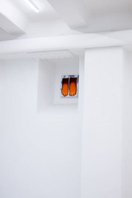 Luca Calaras solo show Knieinfarkt at JVDW gallery Duesseldorf JVDW contemporary art gallery in Düsseldorf